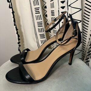 Banana Republic 👡 Black Ankle Strap Sandles